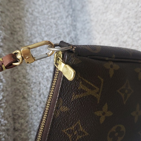 Louis Vuitton Monogram Pochette Authentic - Picture 3 of 8